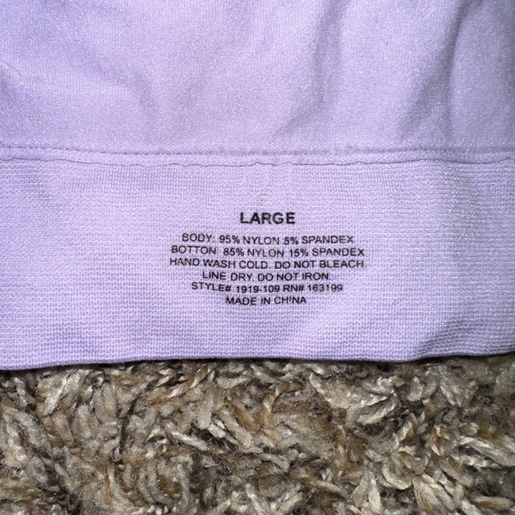 Lavender 'Be Mine' Women's sports bra - Picture 3 of 4